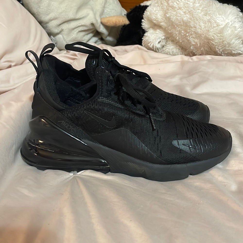 Woman’s Black Nike Air Max 270